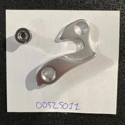 PATTE DE DERAILLEUR 1T